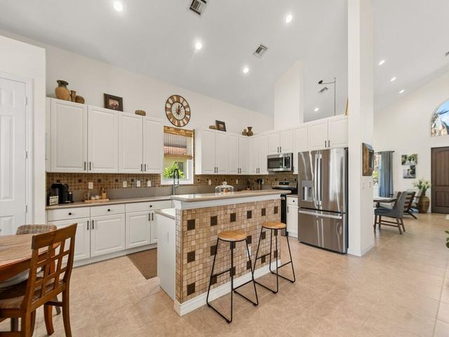 1010 SW Ruby Ave Avenue SW, Vero Beach, FL 32968