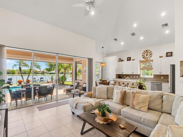 1010 SW Ruby Ave Avenue SW, Vero Beach, FL 32968