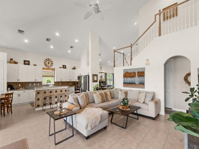 1010 SW Ruby Ave Avenue SW, Vero Beach, FL 32968