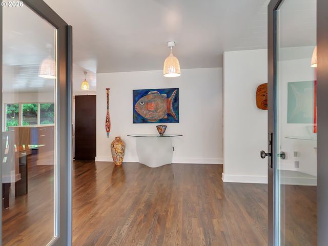 15 CHURCHILL DOWNS, Lake Oswego, OR 97035