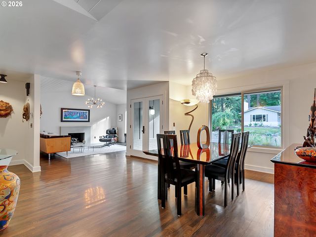 15 CHURCHILL DOWNS, Lake Oswego, OR 97035