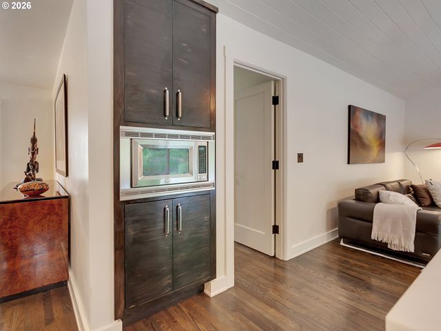 15 CHURCHILL DOWNS, Lake Oswego, OR 97035