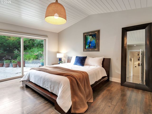 15 CHURCHILL DOWNS, Lake Oswego, OR 97035