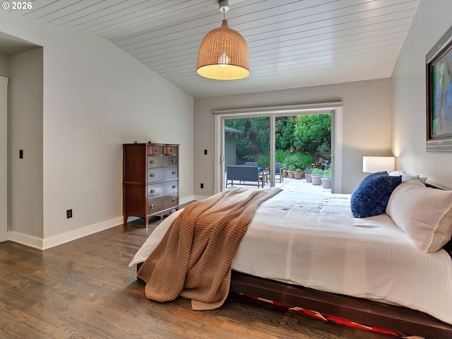 15 CHURCHILL DOWNS, Lake Oswego, OR 97035