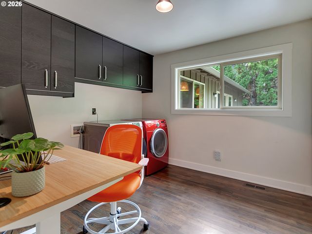 15 CHURCHILL DOWNS, Lake Oswego, OR 97035