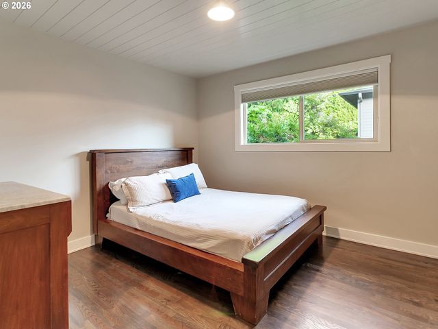 15 CHURCHILL DOWNS, Lake Oswego, OR 97035