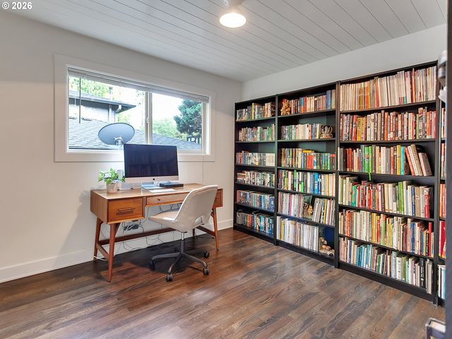 15 CHURCHILL DOWNS, Lake Oswego, OR 97035
