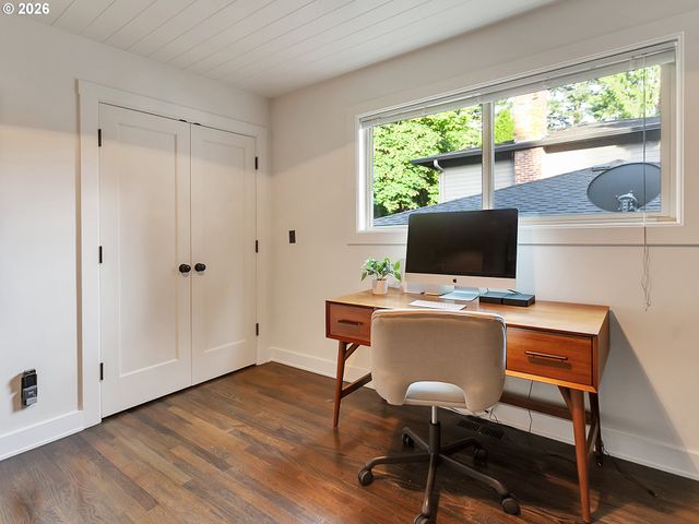 15 CHURCHILL DOWNS, Lake Oswego, OR 97035