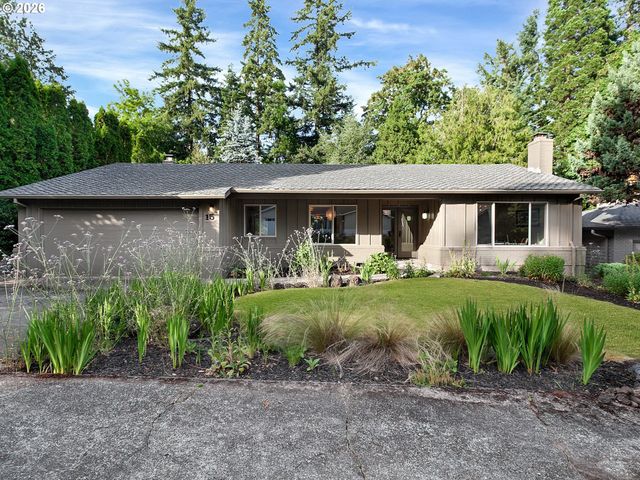 15 CHURCHILL DOWNS, Lake Oswego, OR 97035