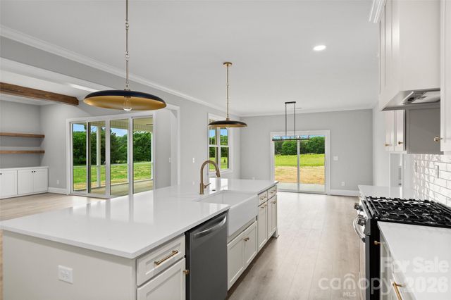 184 Armsworthy Road, Advance, NC 27006