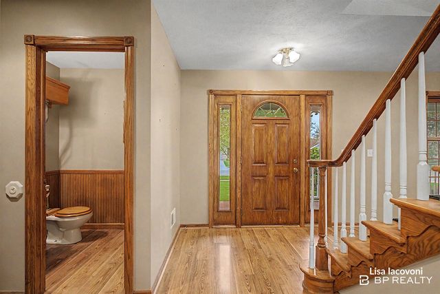 3813 Kinview Street, Grand Rapids, MI 49534