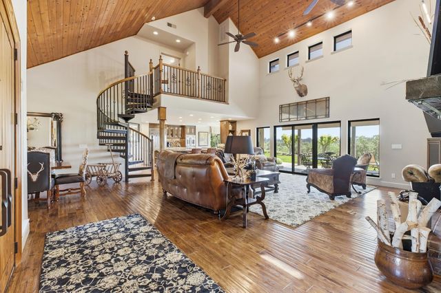 9000 Oak View Dr, Oakdale, CA 95361