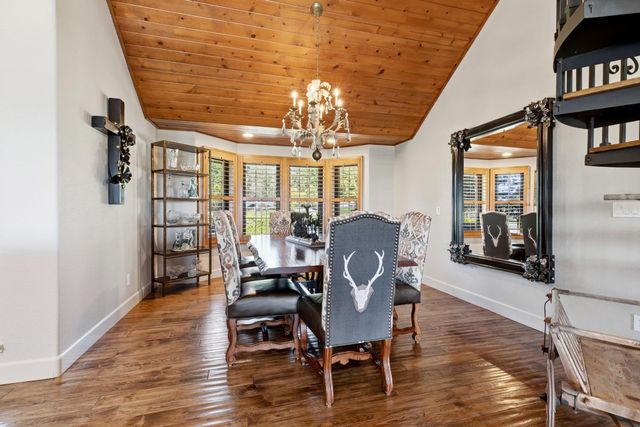 9000 Oak View Dr, Oakdale, CA 95361