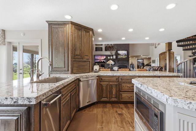 9000 Oak View Dr, Oakdale, CA 95361