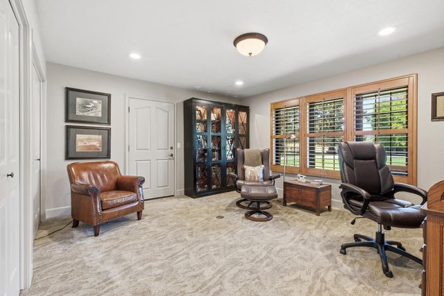 9000 Oak View Dr, Oakdale, CA 95361