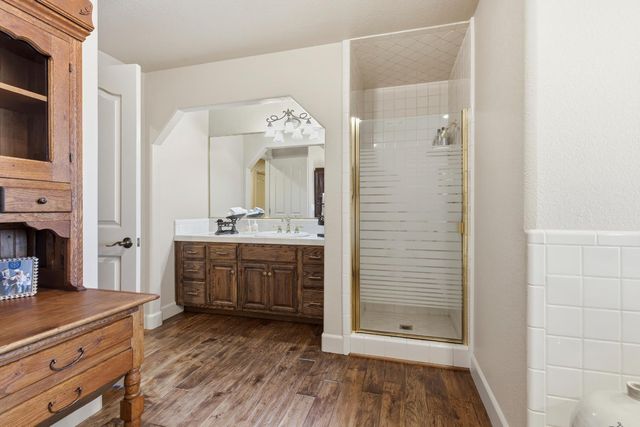 9000 Oak View Dr, Oakdale, CA 95361