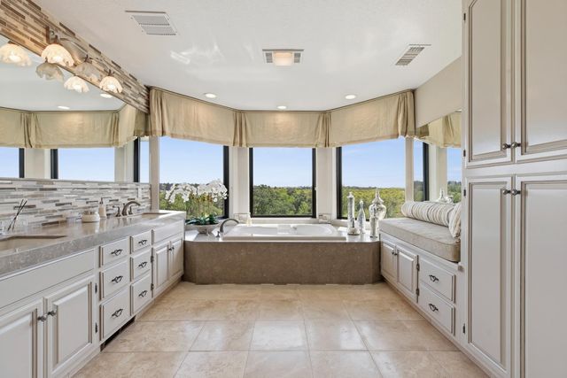 9000 Oak View Dr, Oakdale, CA 95361