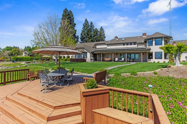 9000 Oak View Dr, Oakdale, CA 95361