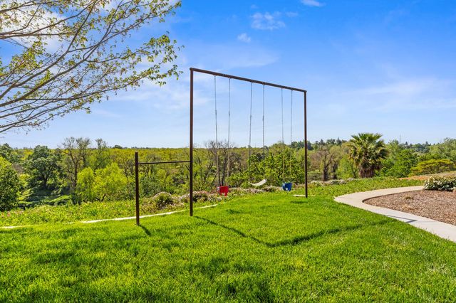 9000 Oak View Dr, Oakdale, CA 95361