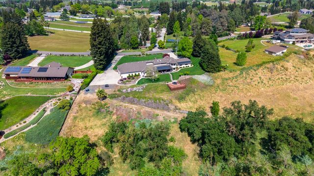 9000 Oak View Dr, Oakdale, CA 95361