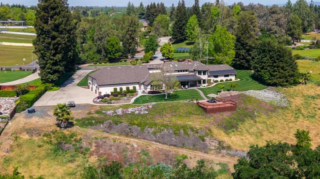 9000 Oak View Dr, Oakdale, CA 95361