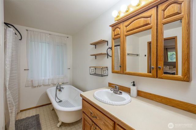 4390 Fleet Road, Blaine, WA 98230