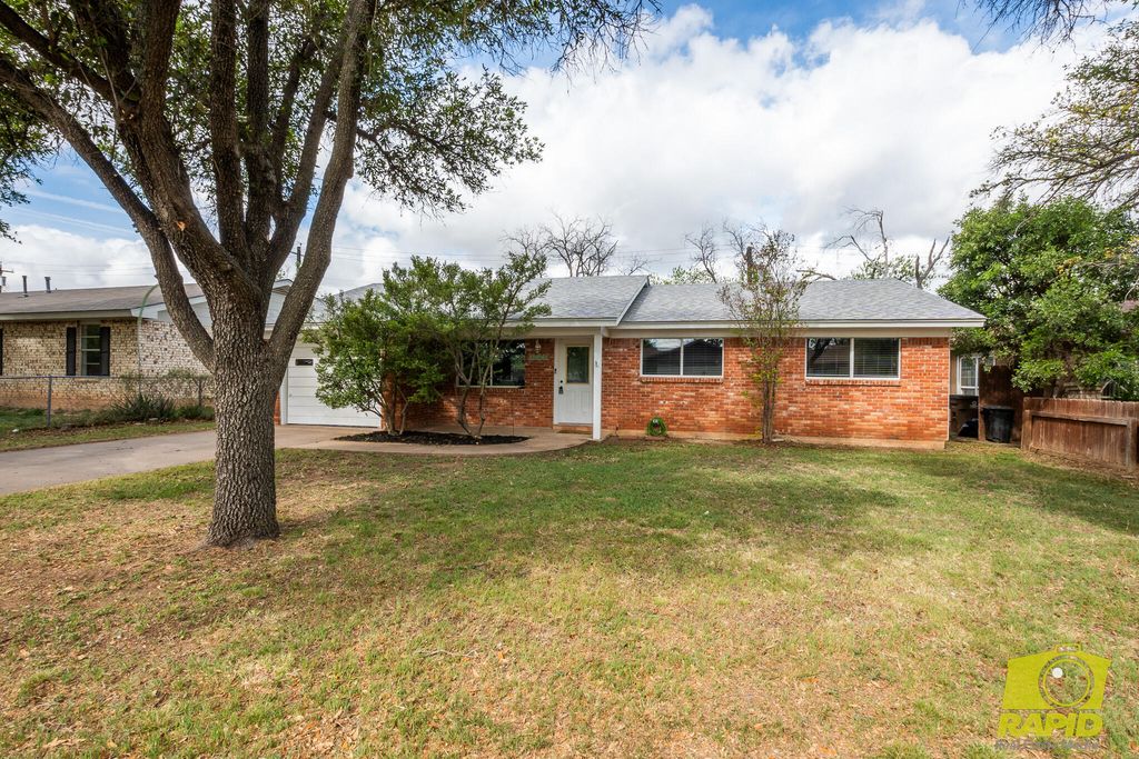 Image 3 of property listing at 1013 Wynne Avenue, San Angelo, TX 76905