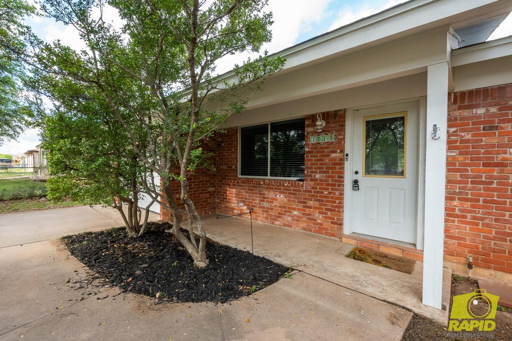 Image 6 of property listing at 1013 Wynne Avenue, San Angelo, TX 76905