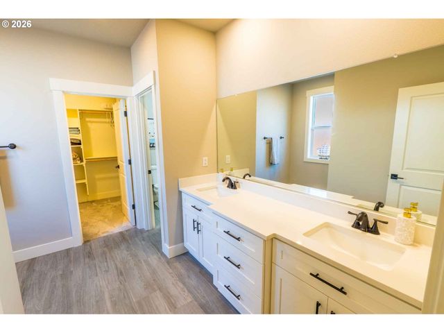 1214 W AVOCET Pl, La Center, WA 98629
