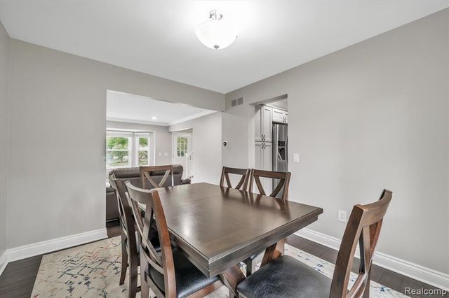 2147 Hickory Leaf Court, Rochester Hills, MI 48309