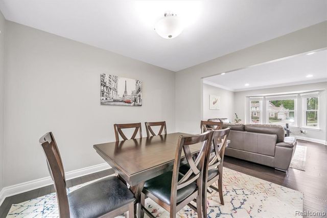 2147 Hickory Leaf Court, Rochester Hills, MI 48309