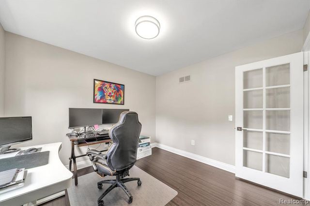 2147 Hickory Leaf Court, Rochester Hills, MI 48309