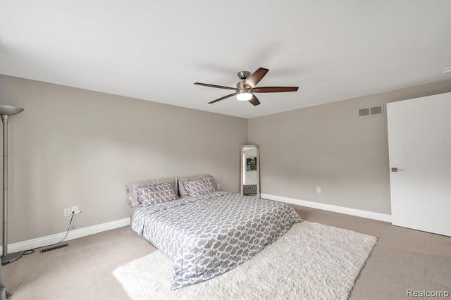 2147 Hickory Leaf Court, Rochester Hills, MI 48309