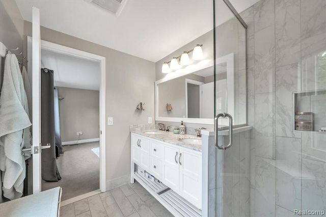 2147 Hickory Leaf Court, Rochester Hills, MI 48309