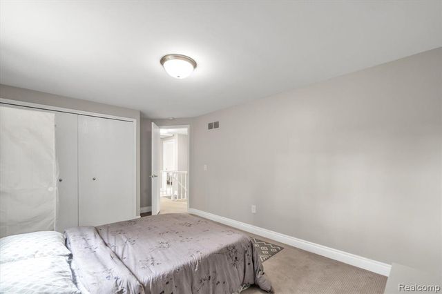 2147 Hickory Leaf Court, Rochester Hills, MI 48309