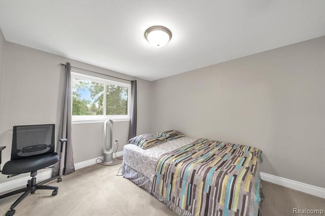 2147 Hickory Leaf Court, Rochester Hills, MI 48309