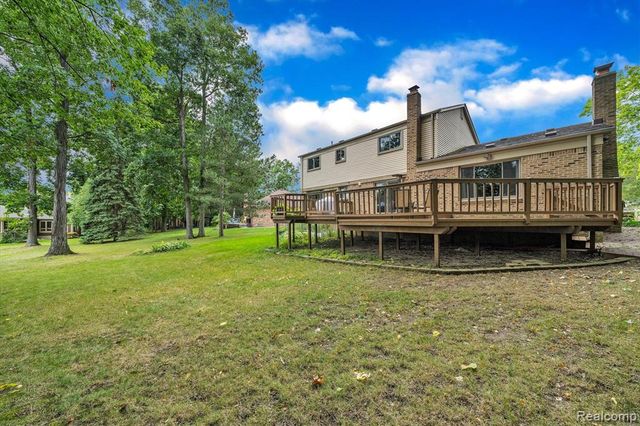 2147 Hickory Leaf Court, Rochester Hills, MI 48309