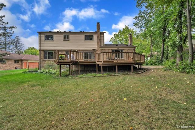 2147 Hickory Leaf Court, Rochester Hills, MI 48309