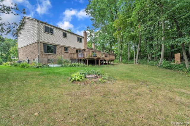 2147 Hickory Leaf Court, Rochester Hills, MI 48309
