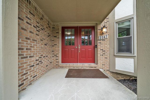 2147 Hickory Leaf Court, Rochester Hills, MI 48309