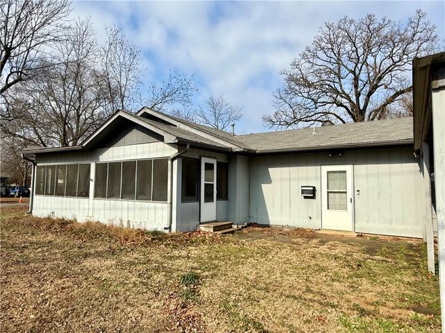 201 E H Street, Russellville, AR 72801