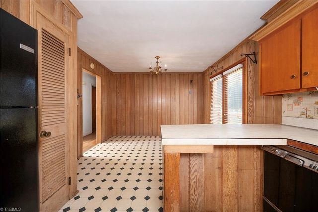 5751 Vickie Drive, Winston-salem, NC 27106