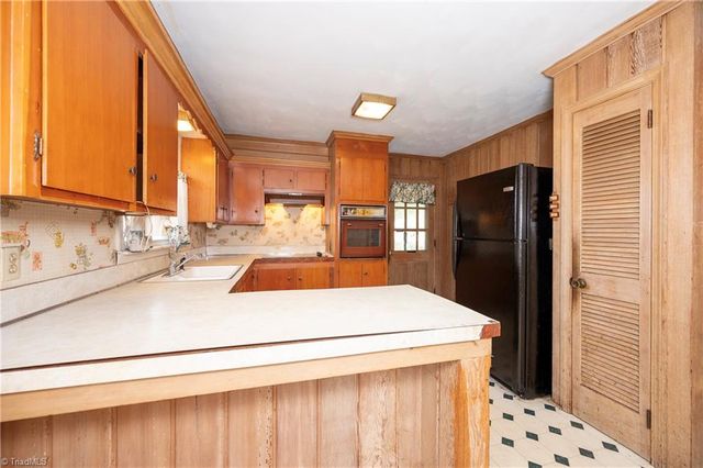 5751 Vickie Drive, Winston-salem, NC 27106