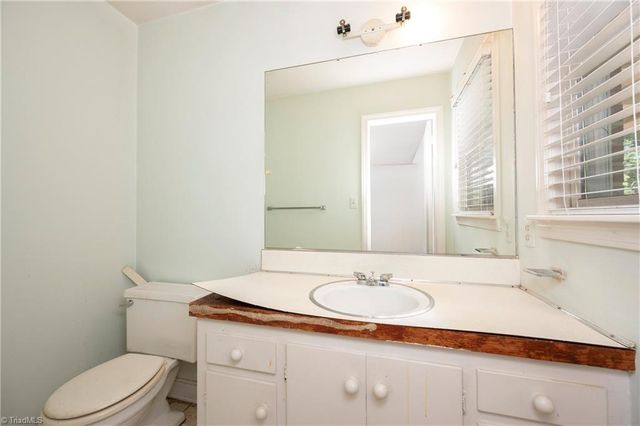 5751 Vickie Drive, Winston-salem, NC 27106