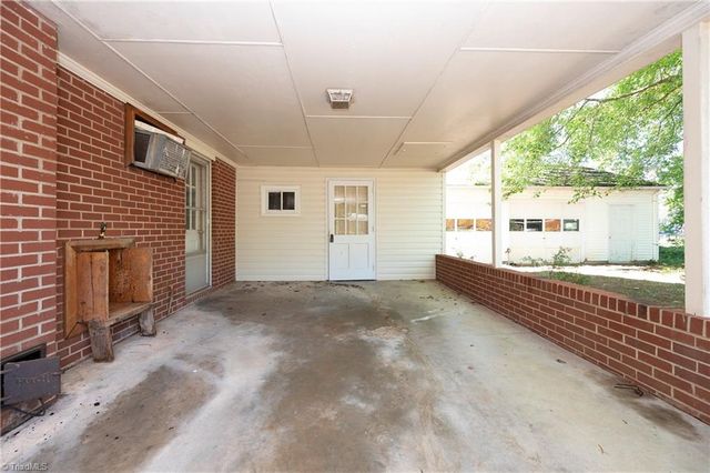 5751 Vickie Drive, Winston-salem, NC 27106