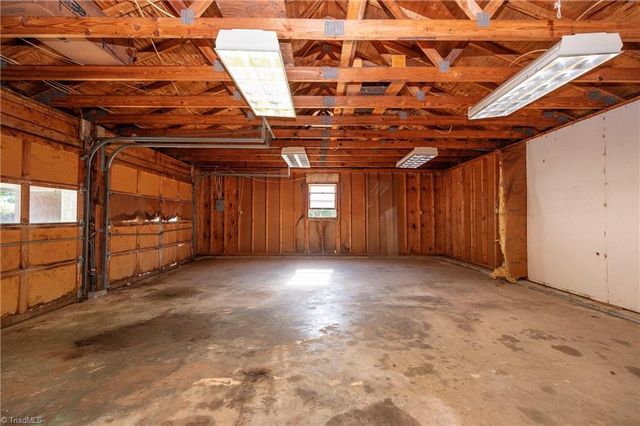 5751 Vickie Drive, Winston-salem, NC 27106