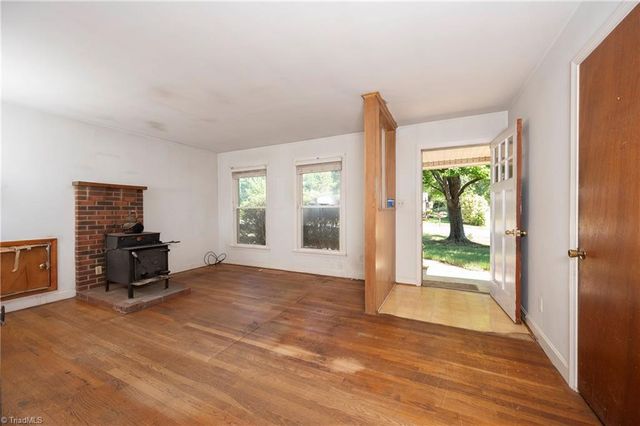 5751 Vickie Drive, Winston-salem, NC 27106