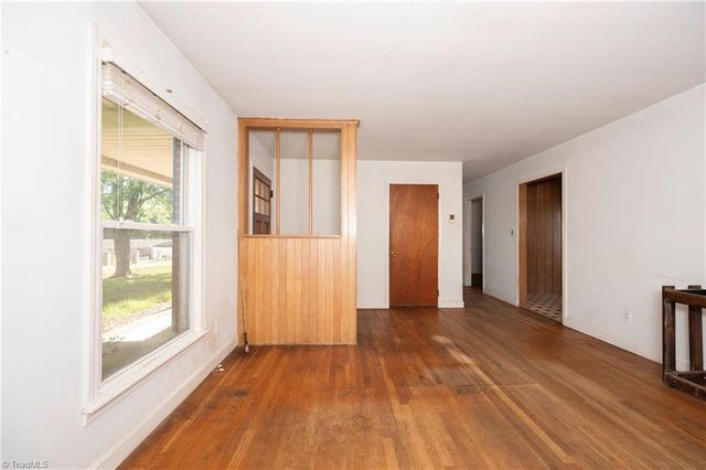 5751 Vickie Drive, Winston-salem, NC 27106