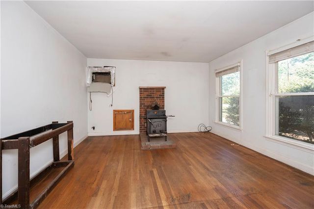 5751 Vickie Drive, Winston-salem, NC 27106