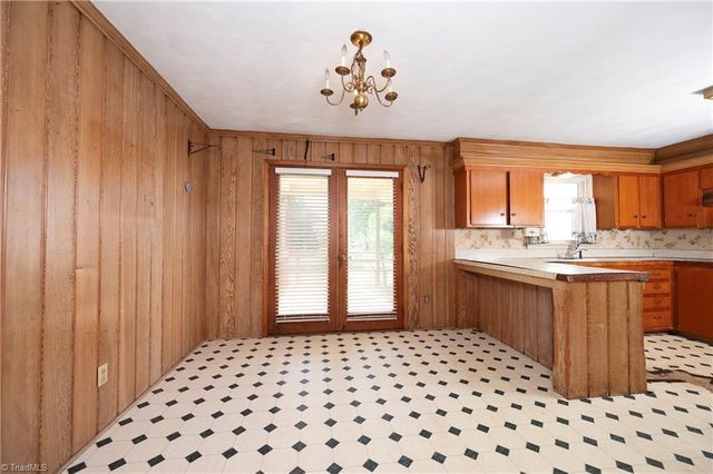 5751 Vickie Drive, Winston-salem, NC 27106